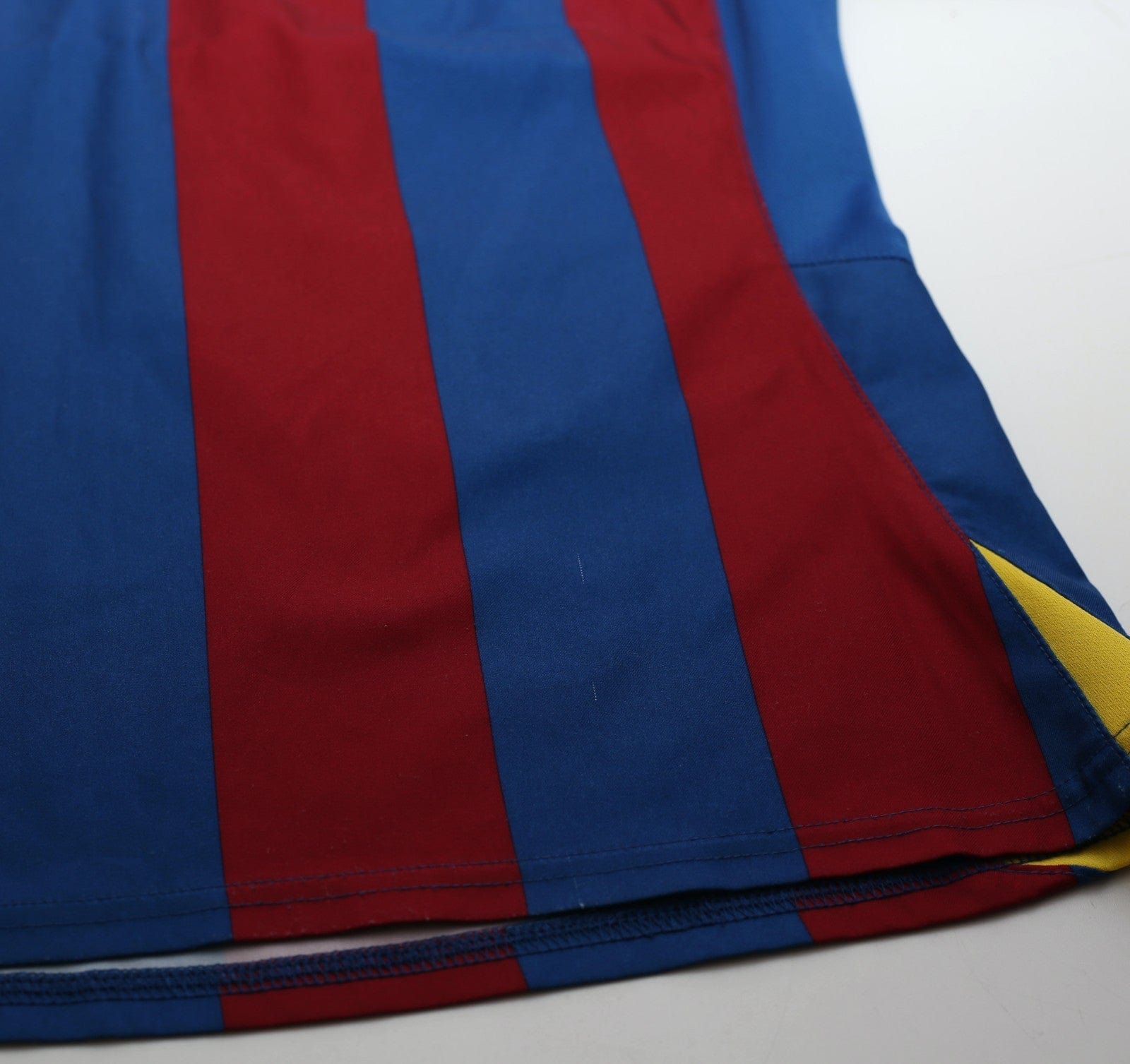 2005/06 BARCELONA Vintage Nike Home Football Shirt (M.Boys) 10/12