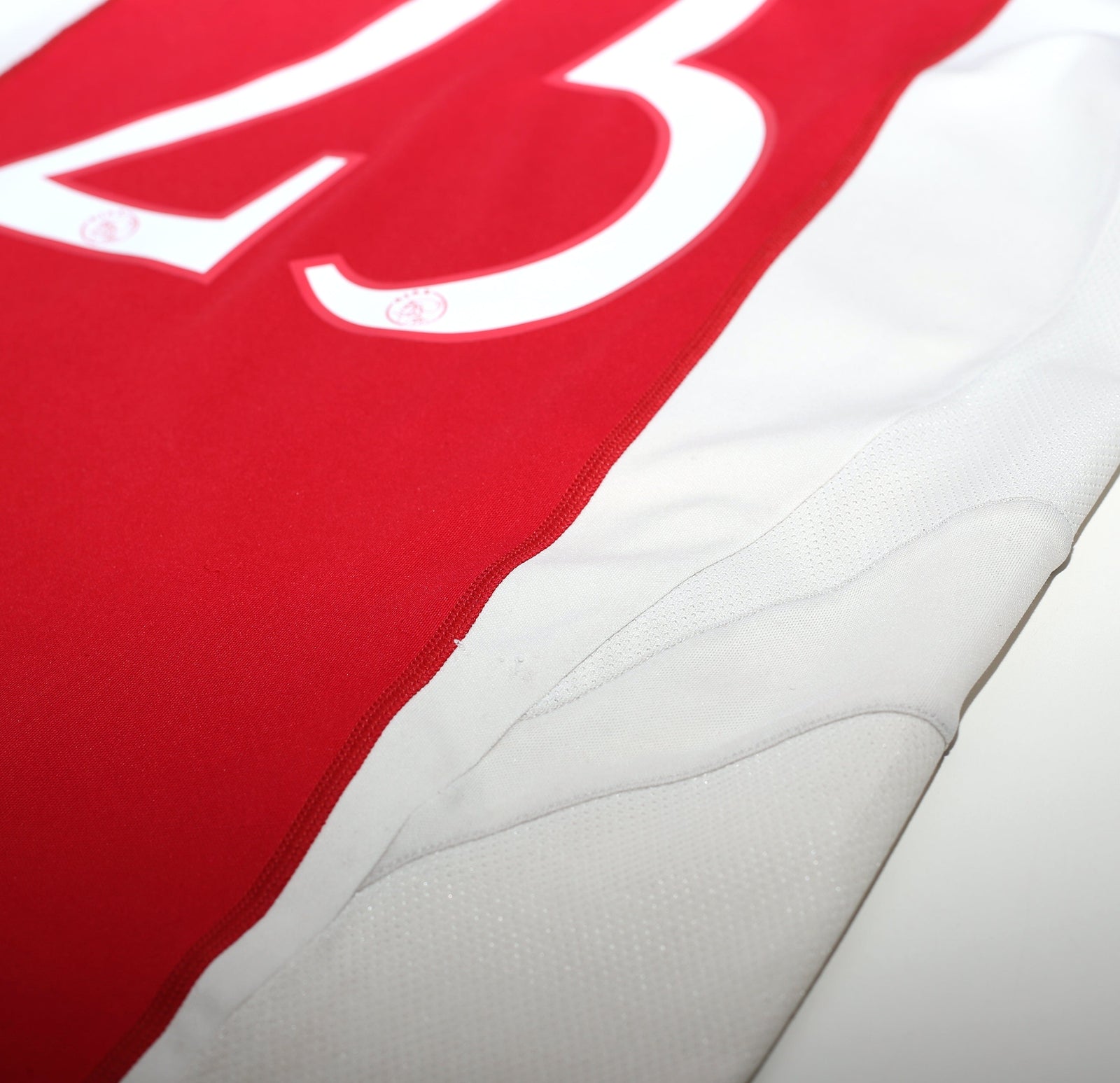 2005/06 HUNTELAAR #25 Ajax Vintage adidas Home Football Shirt (M)