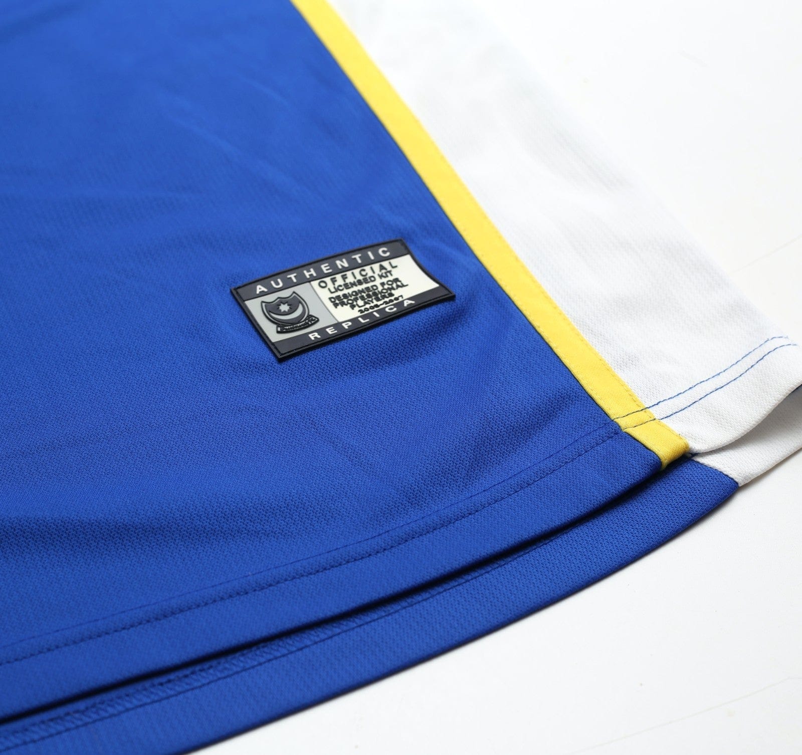 2005/06 LUA LUA #32 Portsmouth Vintage Jako Home Football Shirt (S)