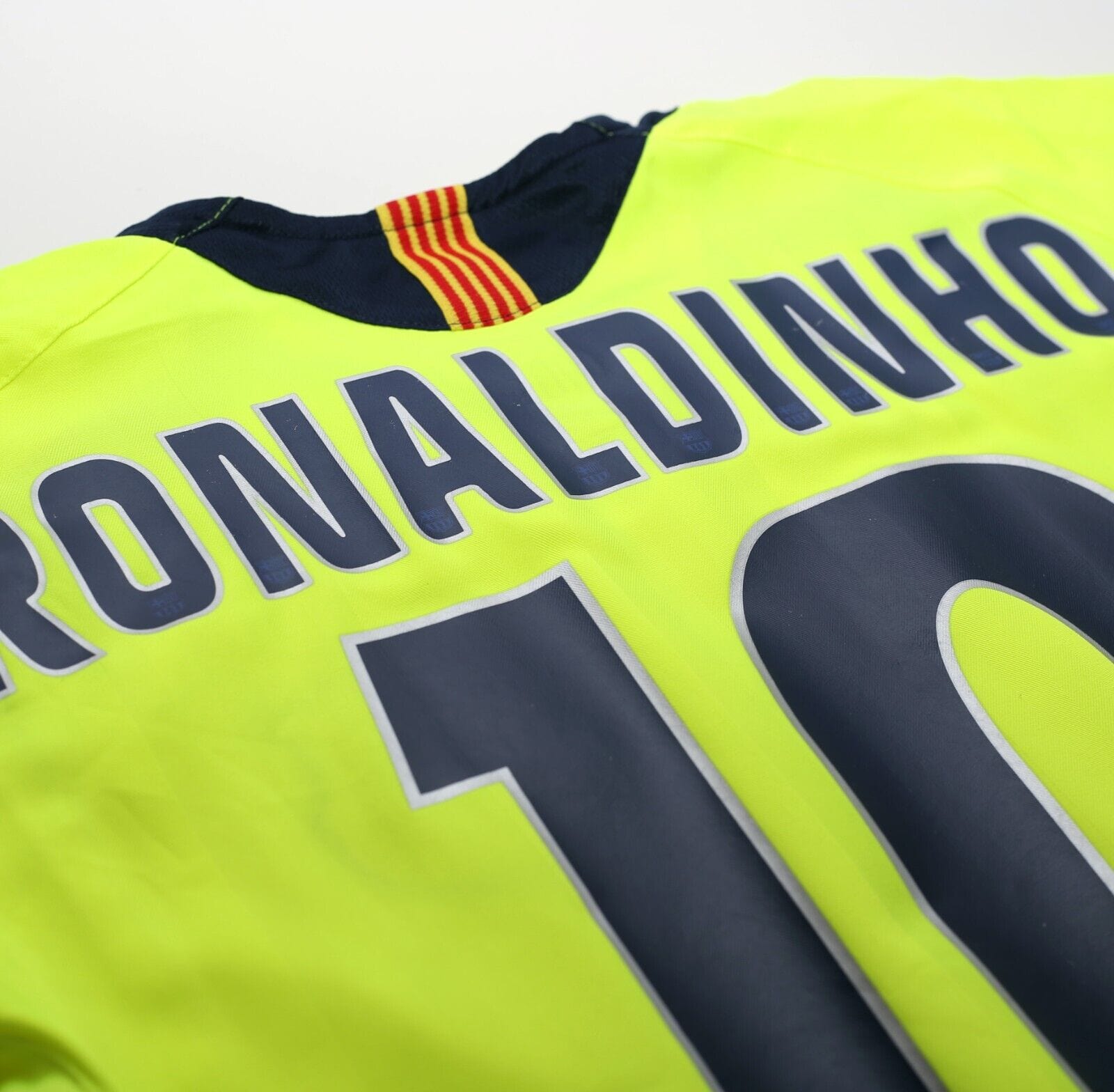 2005/06 RONALDINHO #10 Barcelona Vintage Nike Away Football Shirt Jersey (S)