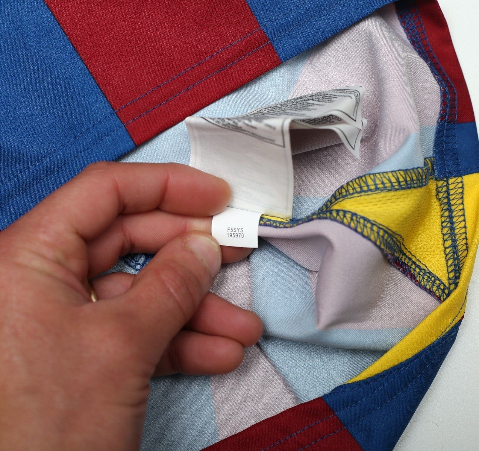 2005/06 RONALDINHO #10 Barcelona Vintage Nike Home Football Shirt (M)