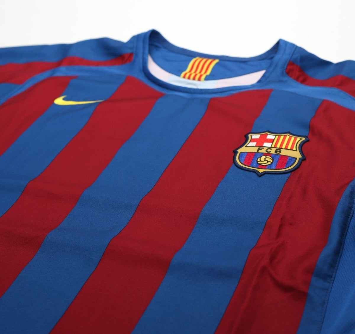 2005/06 RONALDINHO #10 Barcelona Vintage Nike Home Football Shirt (M)