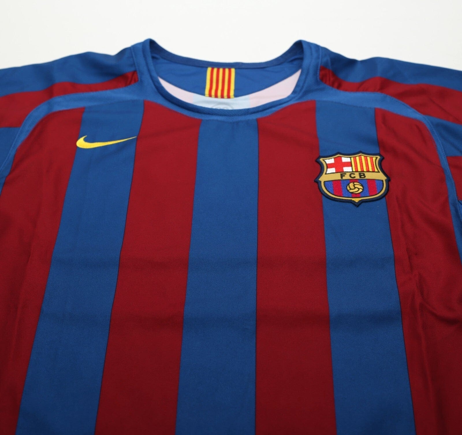 2005/06 RONALDINHO #10 Barcelona Vintage Nike Home Football Shirt (M)