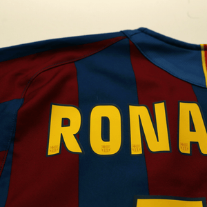 2005/06 Ronaldinho #10 Barcelona Vintage Nike Home Football Shirt (M)