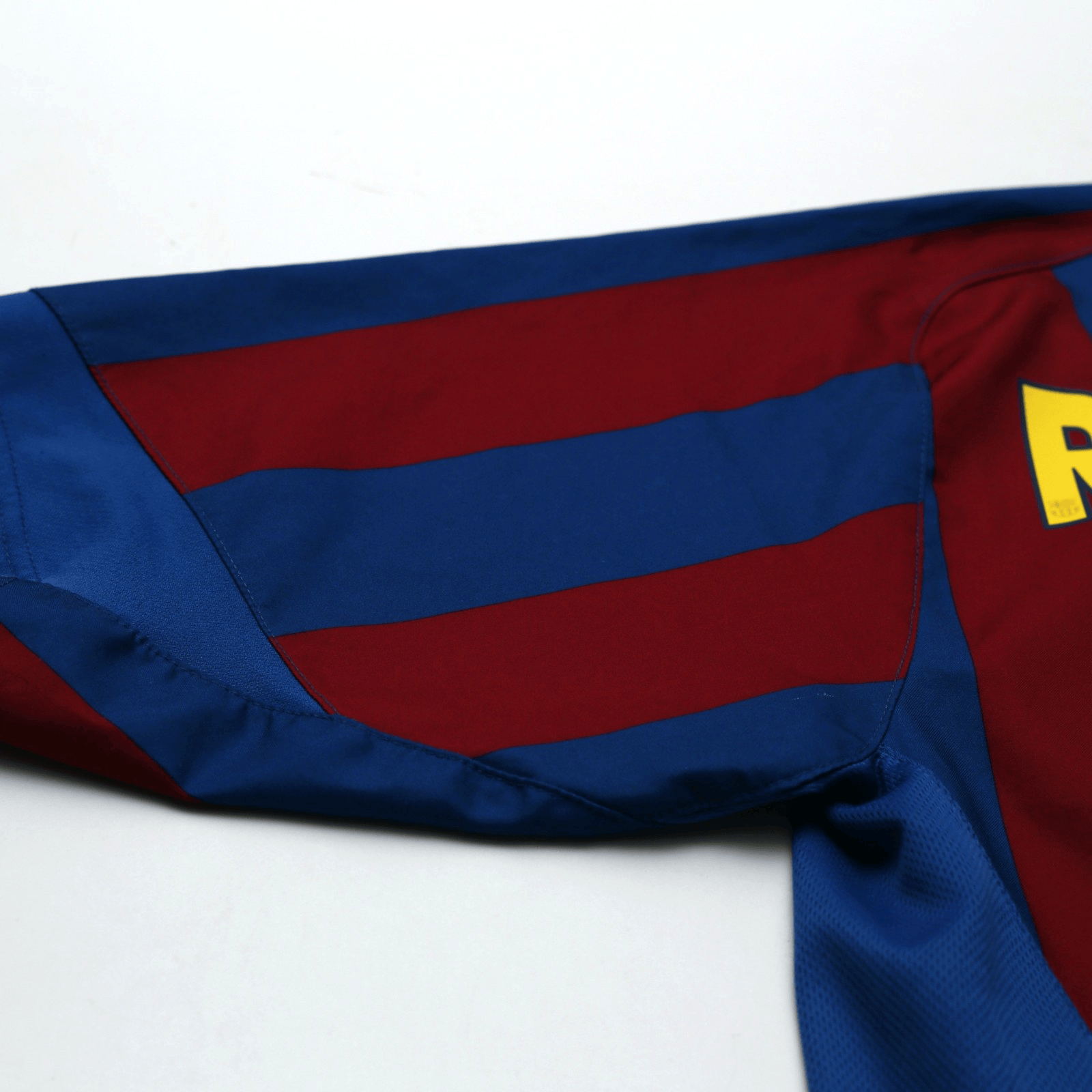 2005/06 Ronaldinho #10 Barcelona Vintage Nike Home Football Shirt (M)