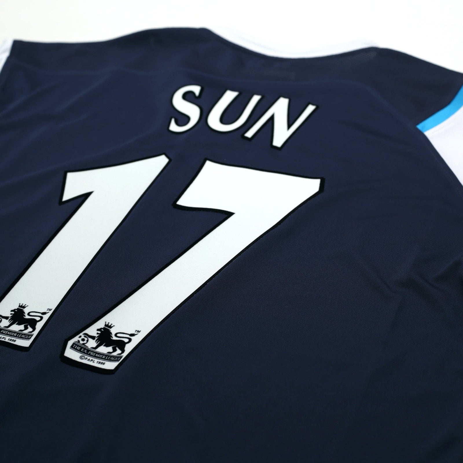 2005/06 Sun Ji Hai #17 Manchester City Vintage Reebok Away LS Football Shirt (M)