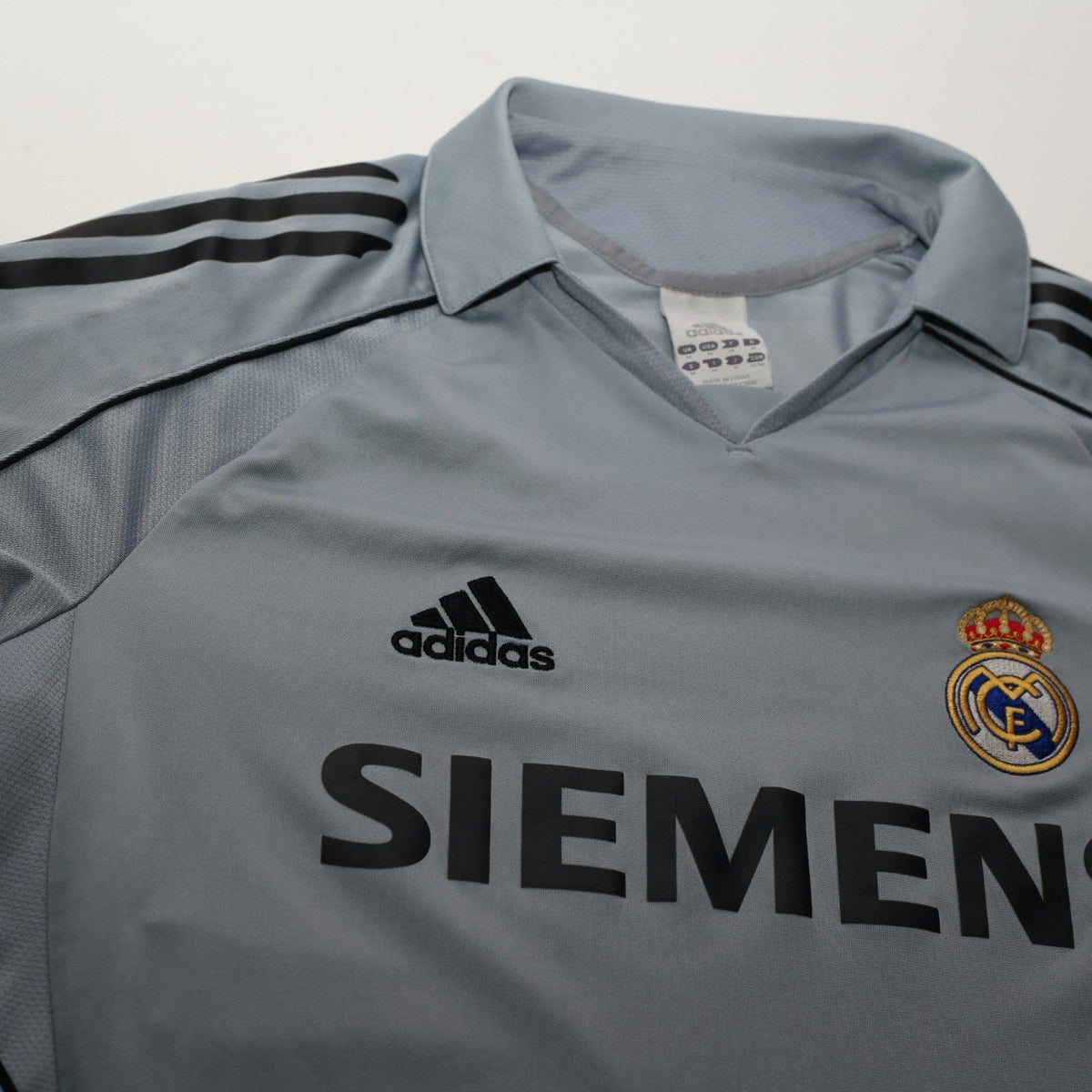 2005/06 Zidane #5 Real Madrid Vintag adidas Third Football Shirt (M)