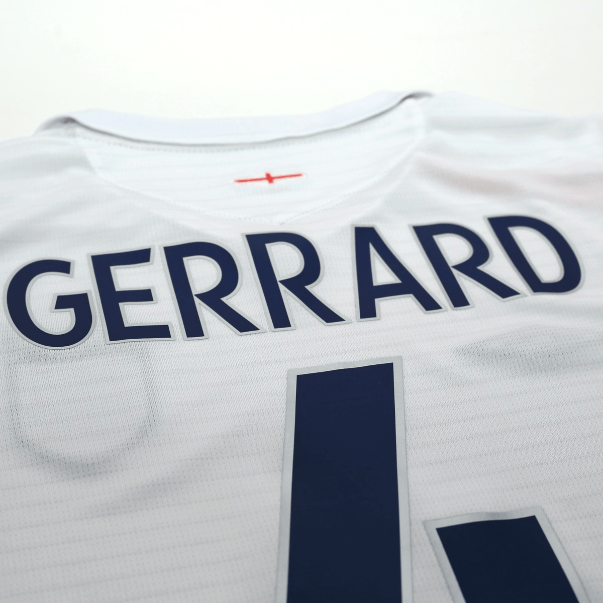 2005/07 Gerrard #4 England Vintage Umbro Home Football Shirt (L) WC 2006
