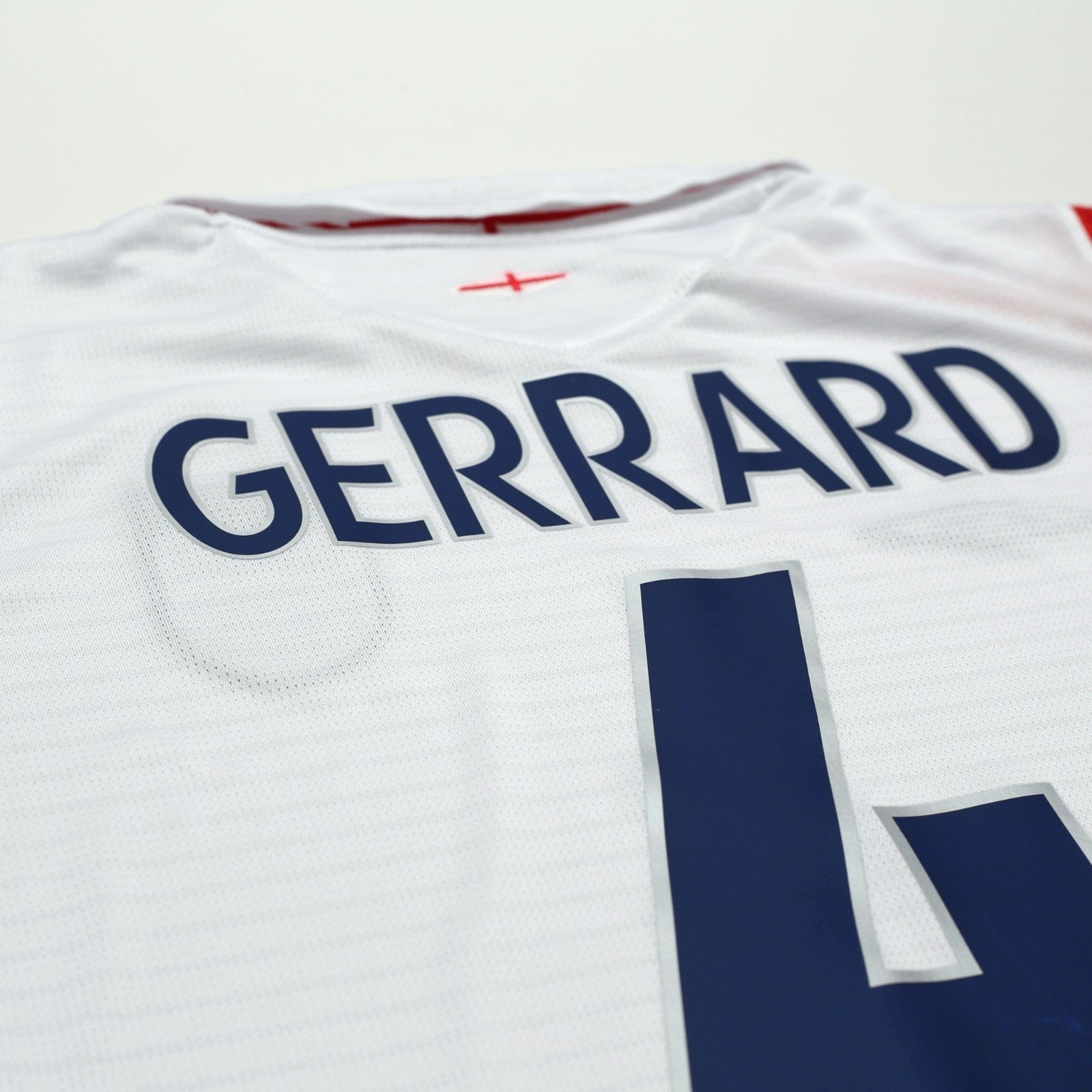 2005/07 Gerrard #4 England Vintage Umbro Home Football Shirt (M) WC 2006