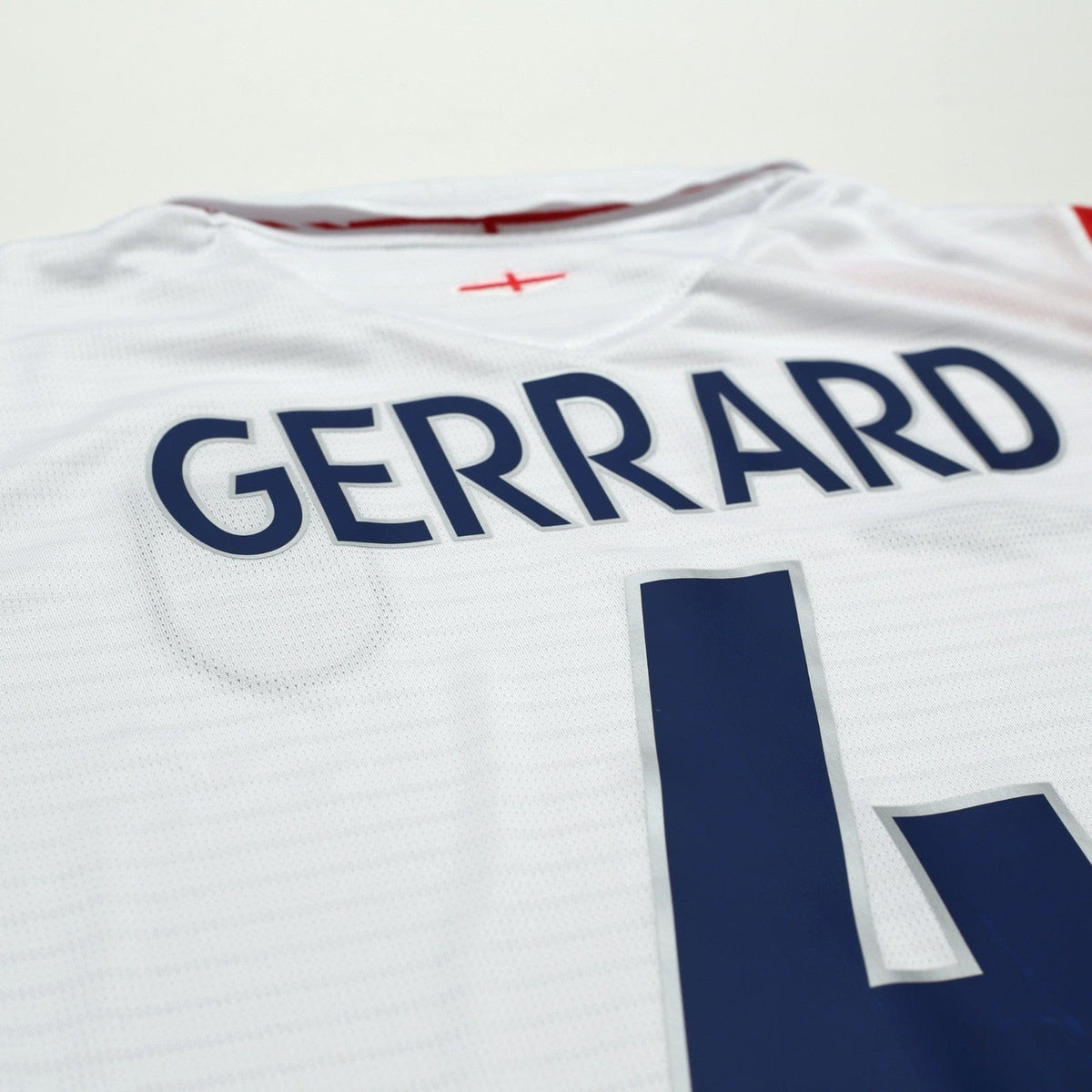 2005/07 Gerrard #4 England Vintage Umbro Home Football Shirt (M) WC 2006
