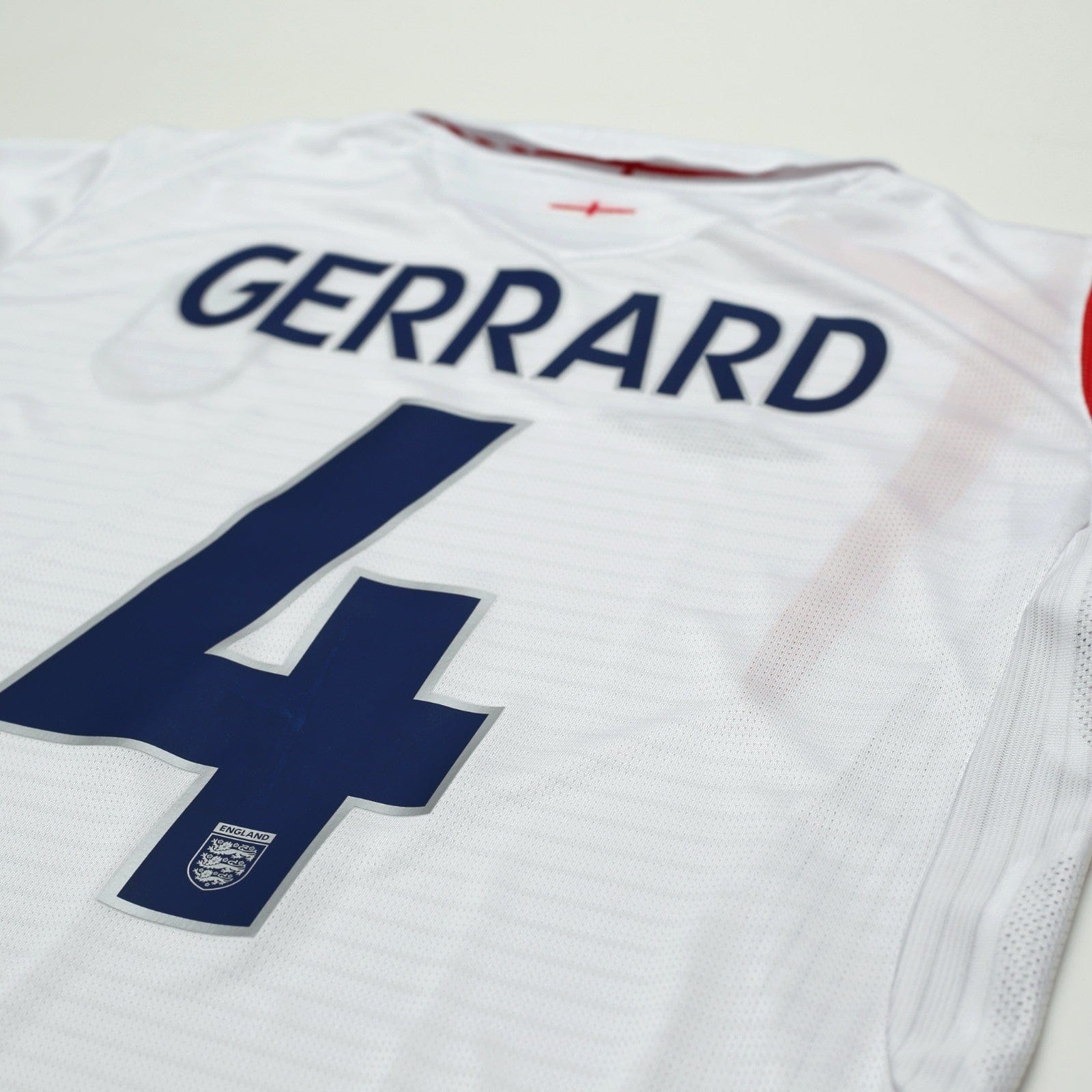 2005/07 Gerrard #4 England Vintage Umbro Home Football Shirt (M) WC 2006