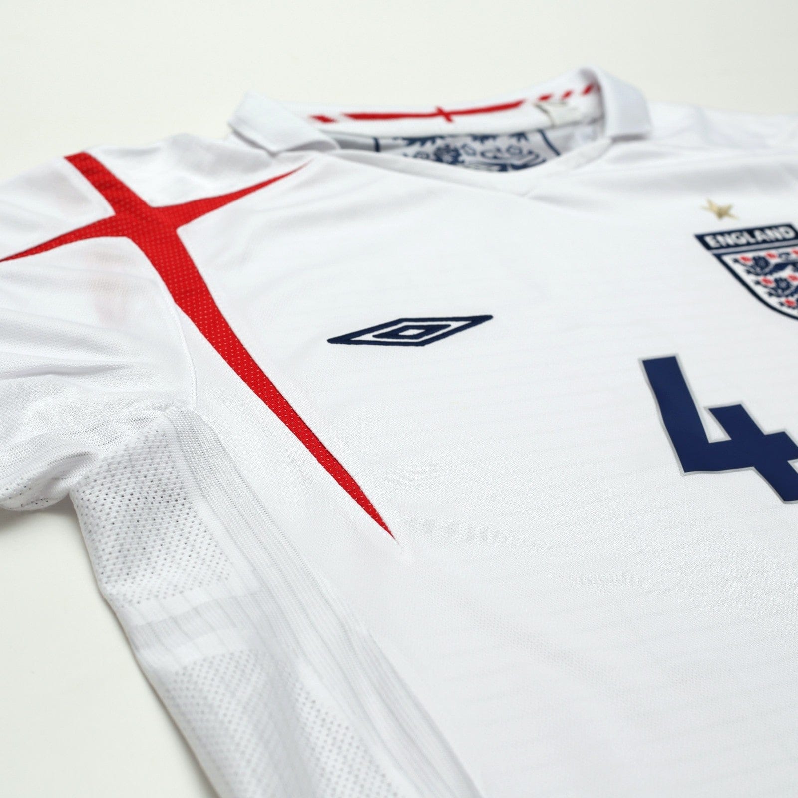 2005/07 Gerrard #4 England Vintage Umbro Home Football Shirt (M) WC 2006