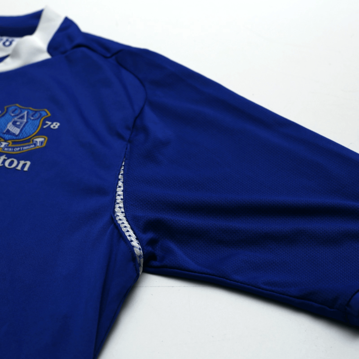 2006/07 Cahill #17 Everton Vintage Umbro Home Football Shirt (M)