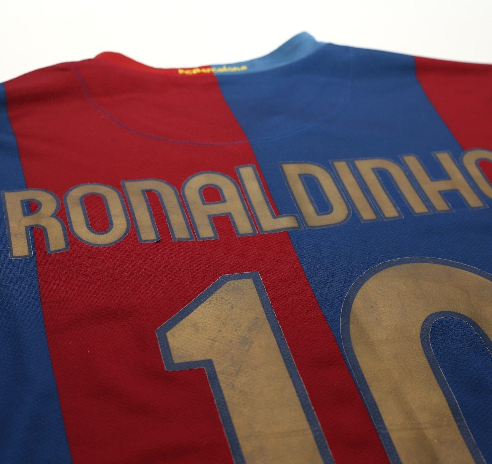 2006/07 RONALDINHO #10 Barcelona Vintage Nike Home Football Shirt (M)