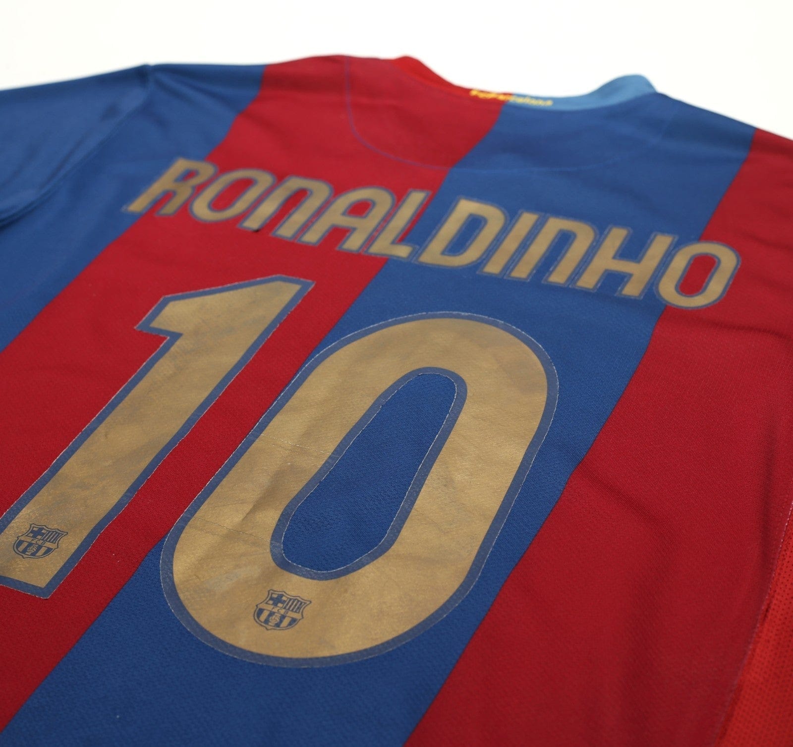 2006/07 RONALDINHO #10 Barcelona Vintage Nike Home Football Shirt (M)