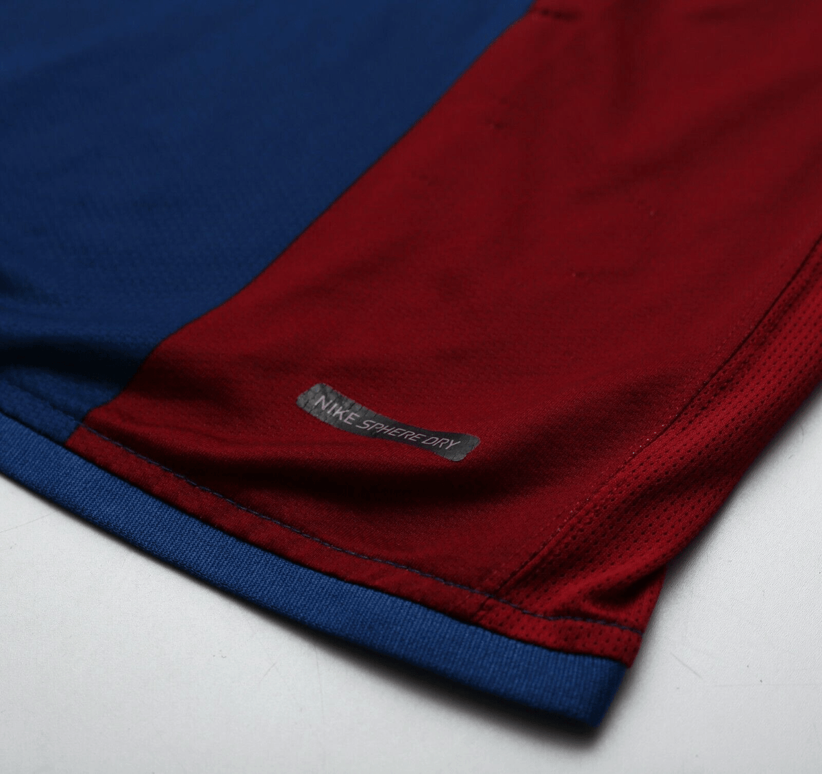 2006/07 XAVI #6 Barcelona Vintage Nike Home Football Shirt (L)