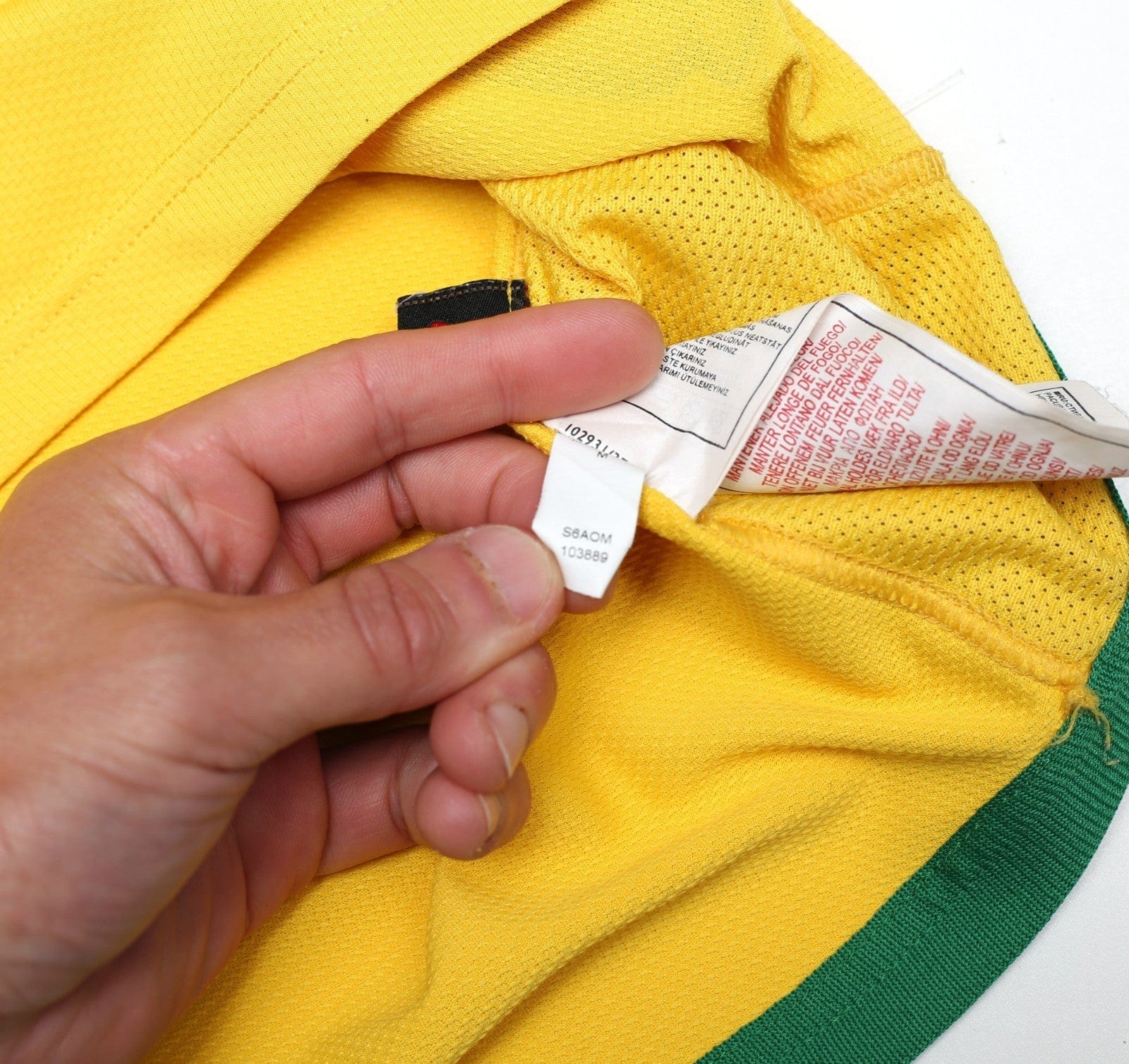 2006/08 KAKA #8 Brazil Vintage Nike World Cup 06 Home Football Shirt (L)