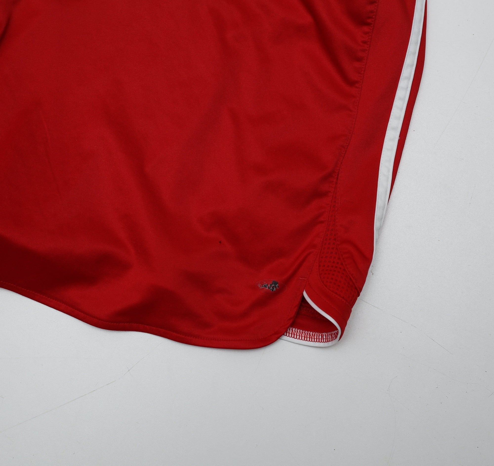2006/08 LIVERPOOL Vintage adidas Home Football Shorts (34)