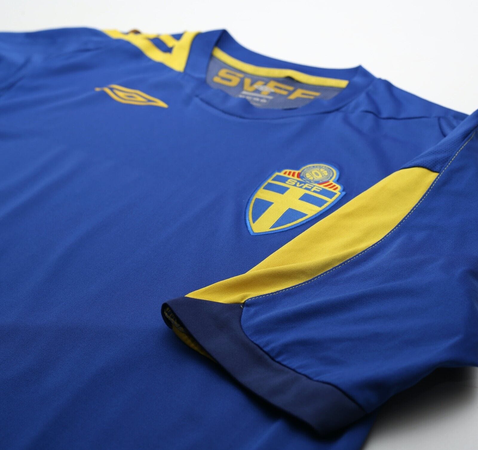 2006/08 Sweden Vintage Umbro Away Football Shirt (L)