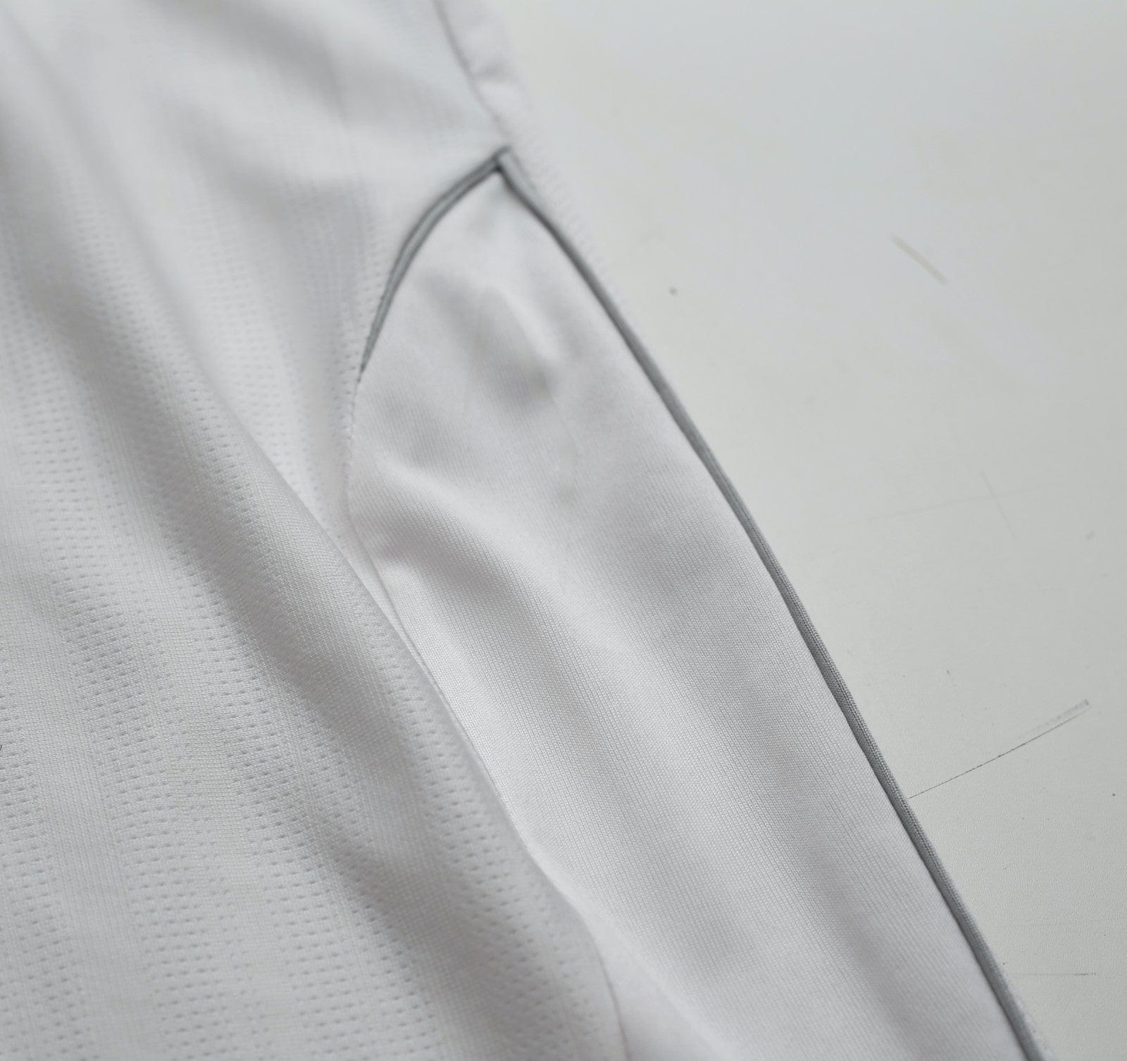 2007/08 CAHILL #17 Everton Vintage Umbro Away Football Shirt (S) SIGNED