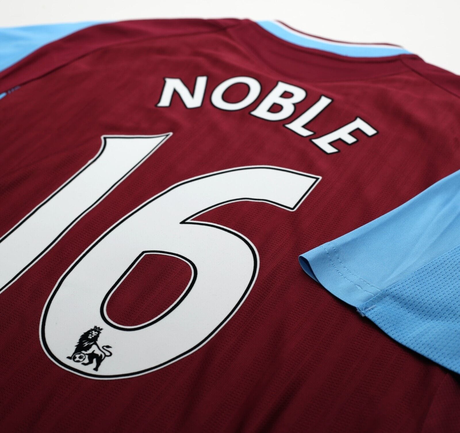 2007/08 NOBLE #16 West Ham United Vintage Umbro Football Shirt (L)