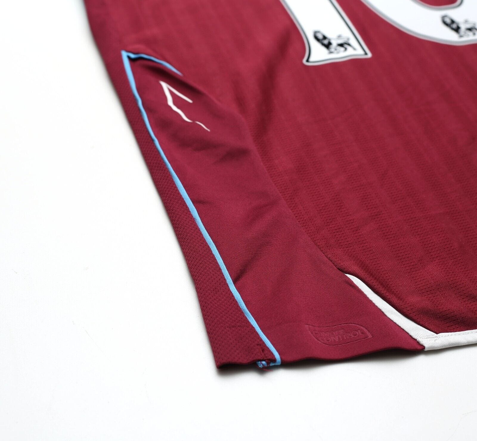 2007/08 NOBLE #16 West Ham United Vintage Umbro Football Shirt (S)