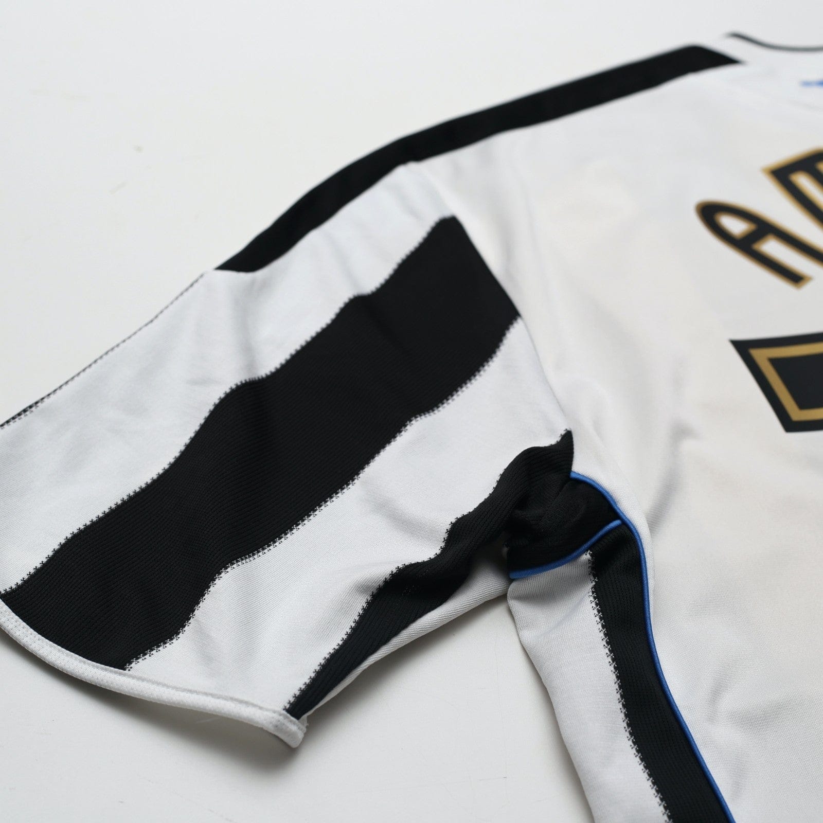 2009/10 Ameobi #23 Newcastle United Vintage adidas Home Football Shirt (L)