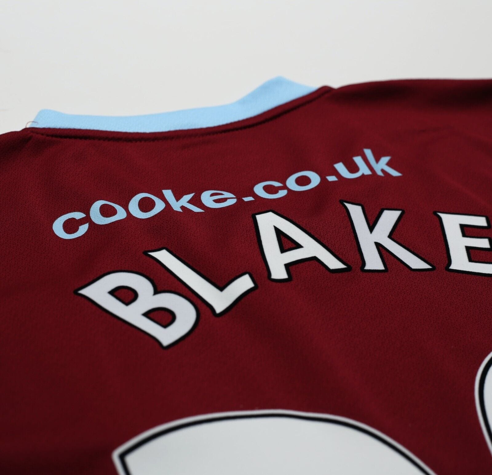 2009/10 BLAKE #20 Burnley Vintage Errea Home Football Shirt (L)
