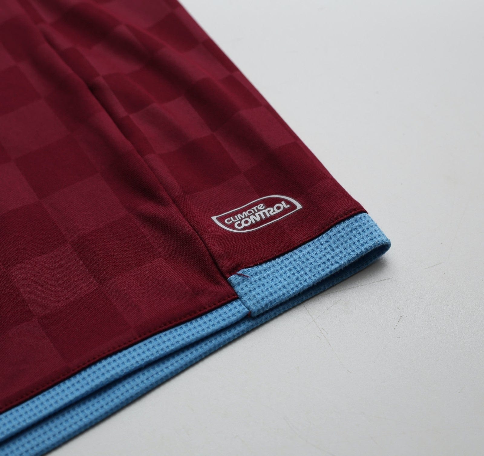 2009/10 DIAMANTI #32 West Ham Vintage Umbro Home Football Shirt (L)