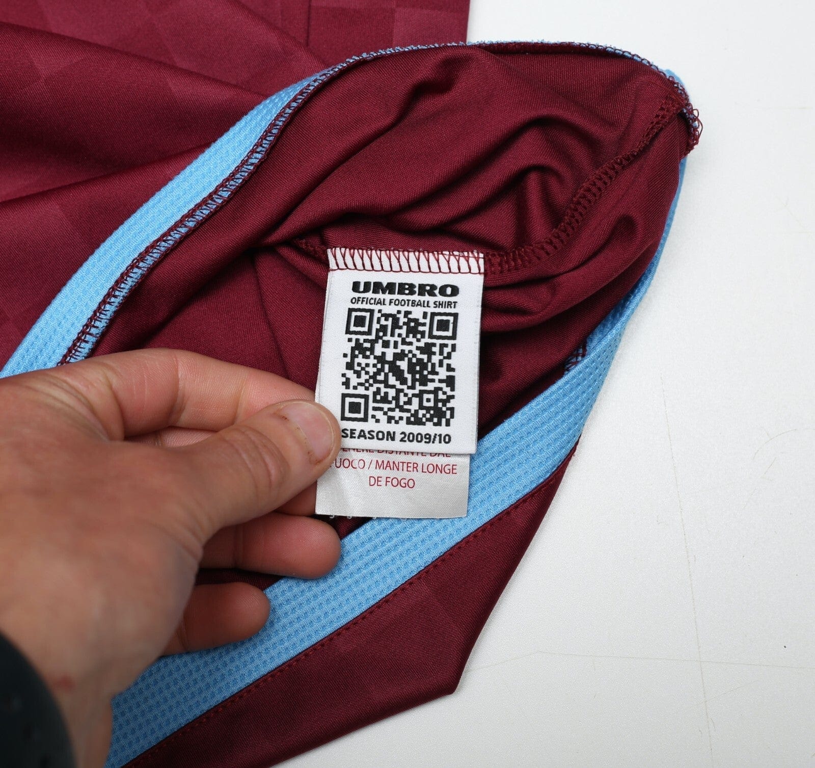 2009/10 DIAMANTI #32 West Ham Vintage Umbro Home Football Shirt (M)