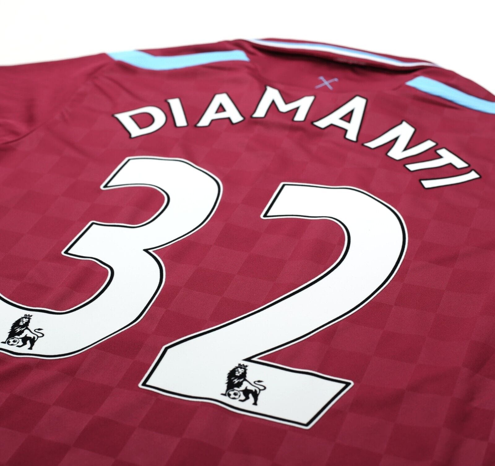 2009/10 DIAMANTI #32 West Ham Vintage Umbro Home Football Shirt (M)