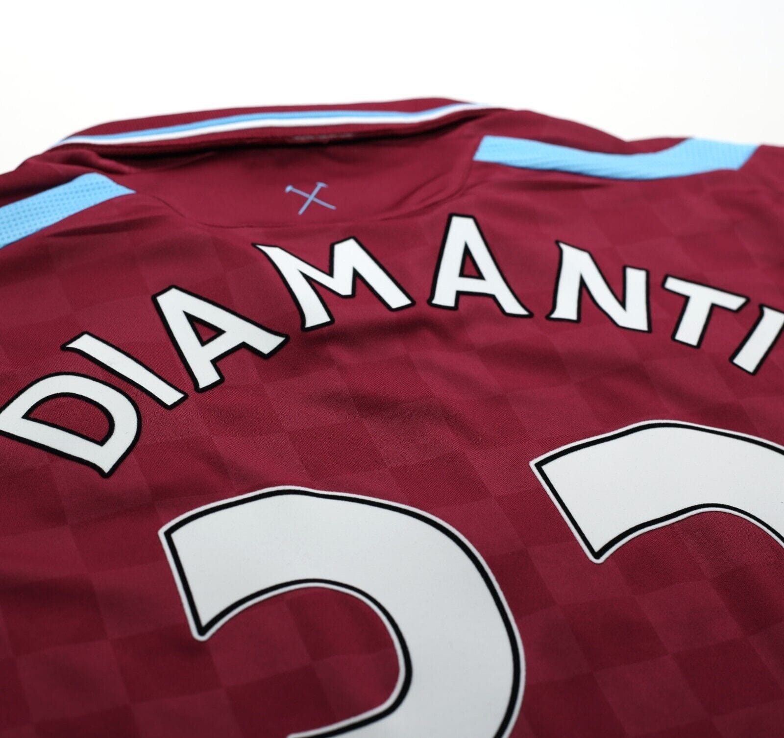 2009/10 DIAMANTI #32 West Ham Vintage Umbro Home Football Shirt (M)