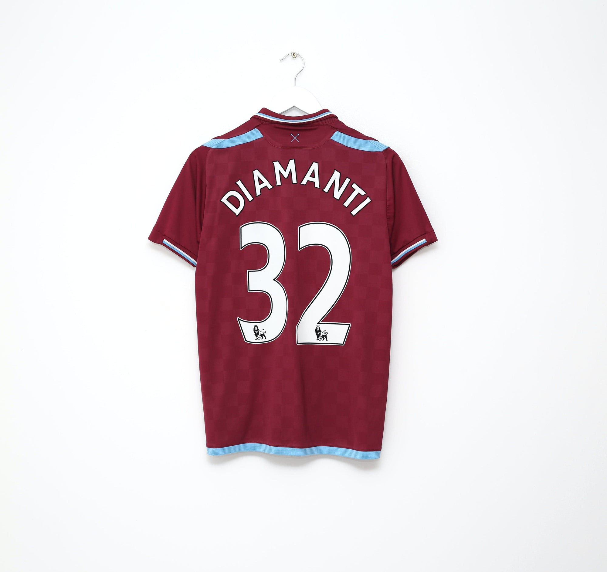 2009/10 DIAMANTI #32 West Ham Vintage Umbro Home Football Shirt (S)