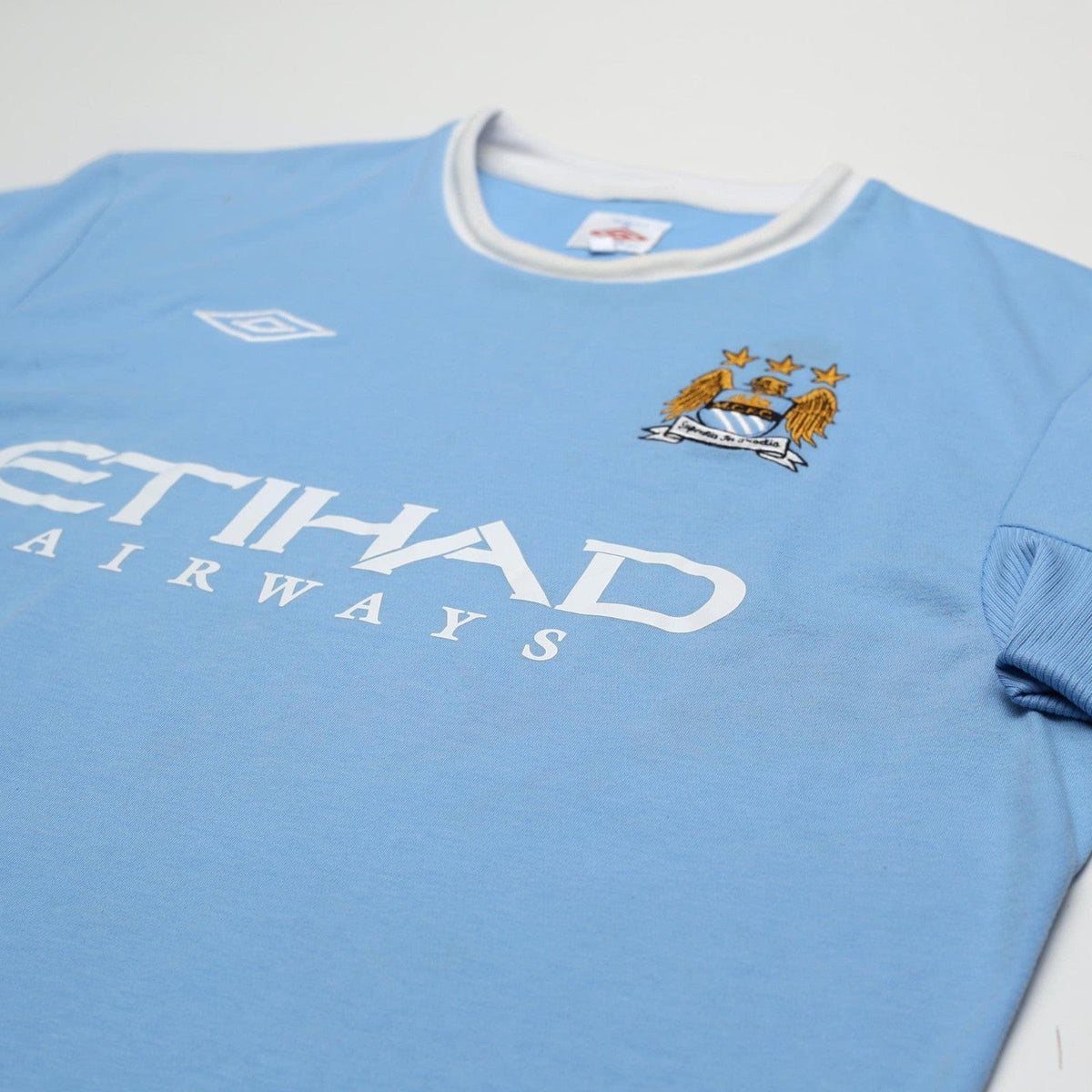 2009/10 Tevez #32 Manchester City Vintage Umbro Home Football Shirt (L) 44