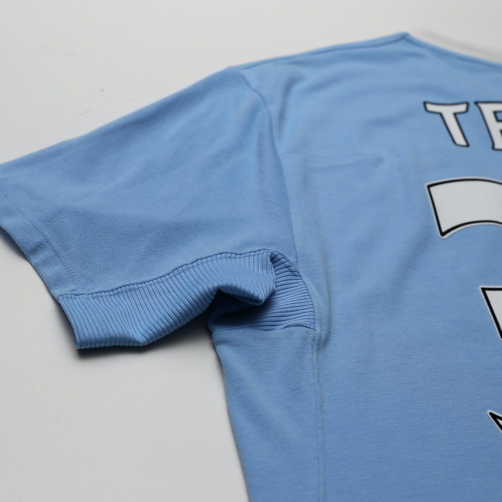 2009/10 Tevez #32 Manchester City Vintage Umbro Home Football Shirt (L) 44