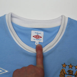 2009/10 Tevez #32 Manchester City Vintage Umbro Home Football Shirt (L) 44