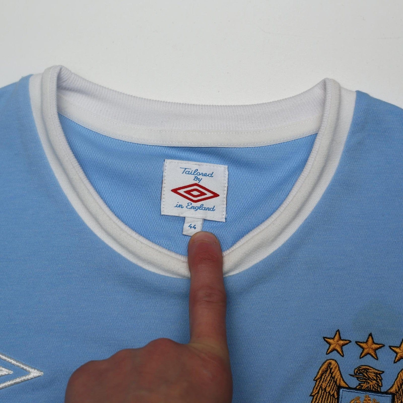 2009/10 Tevez #32 Manchester City Vintage Umbro Home Football Shirt (L) 44