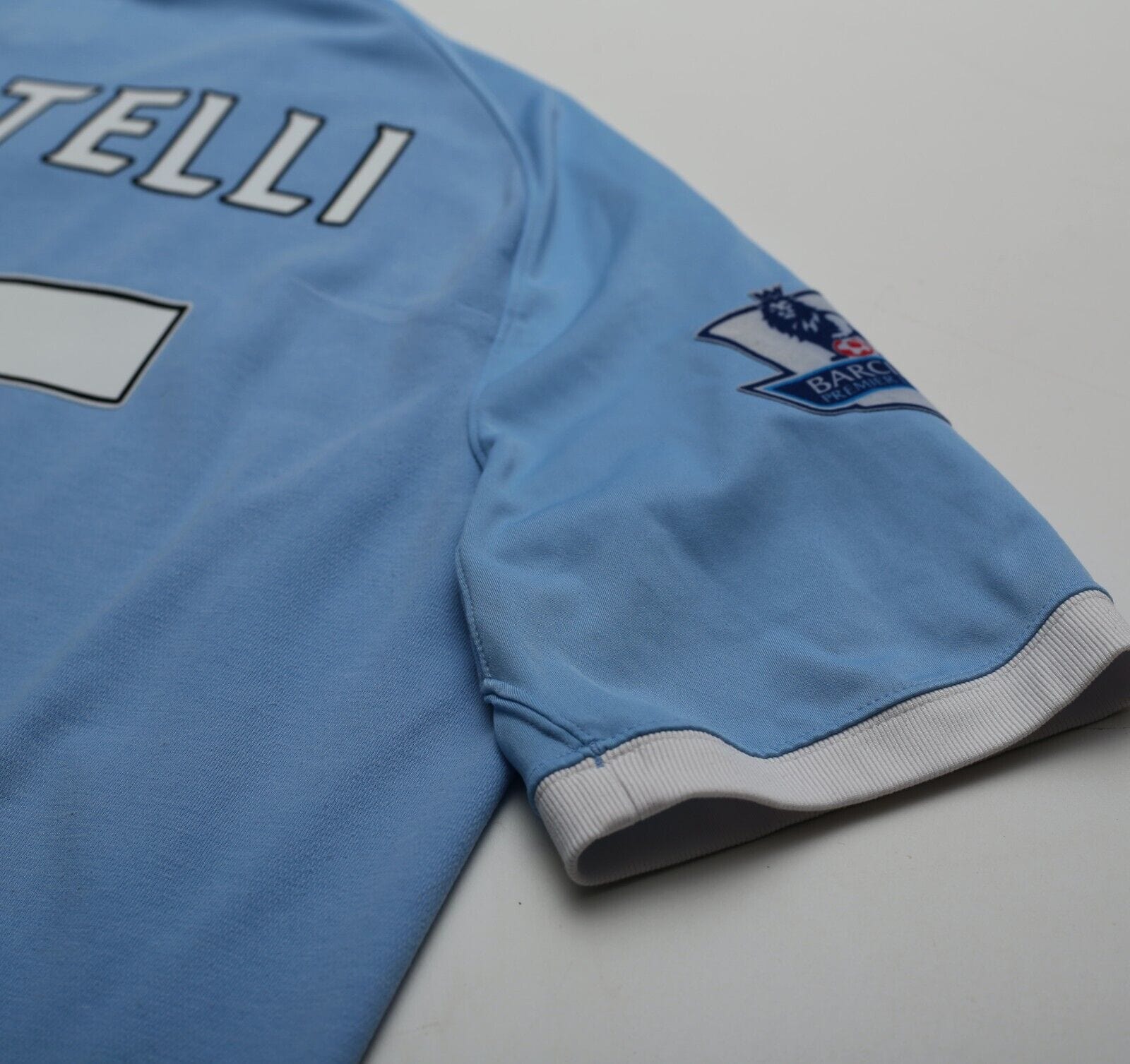 2010/11 BALOTELLI #45 Manchester City Vintage Umbro Home Football Shirt (L) 44