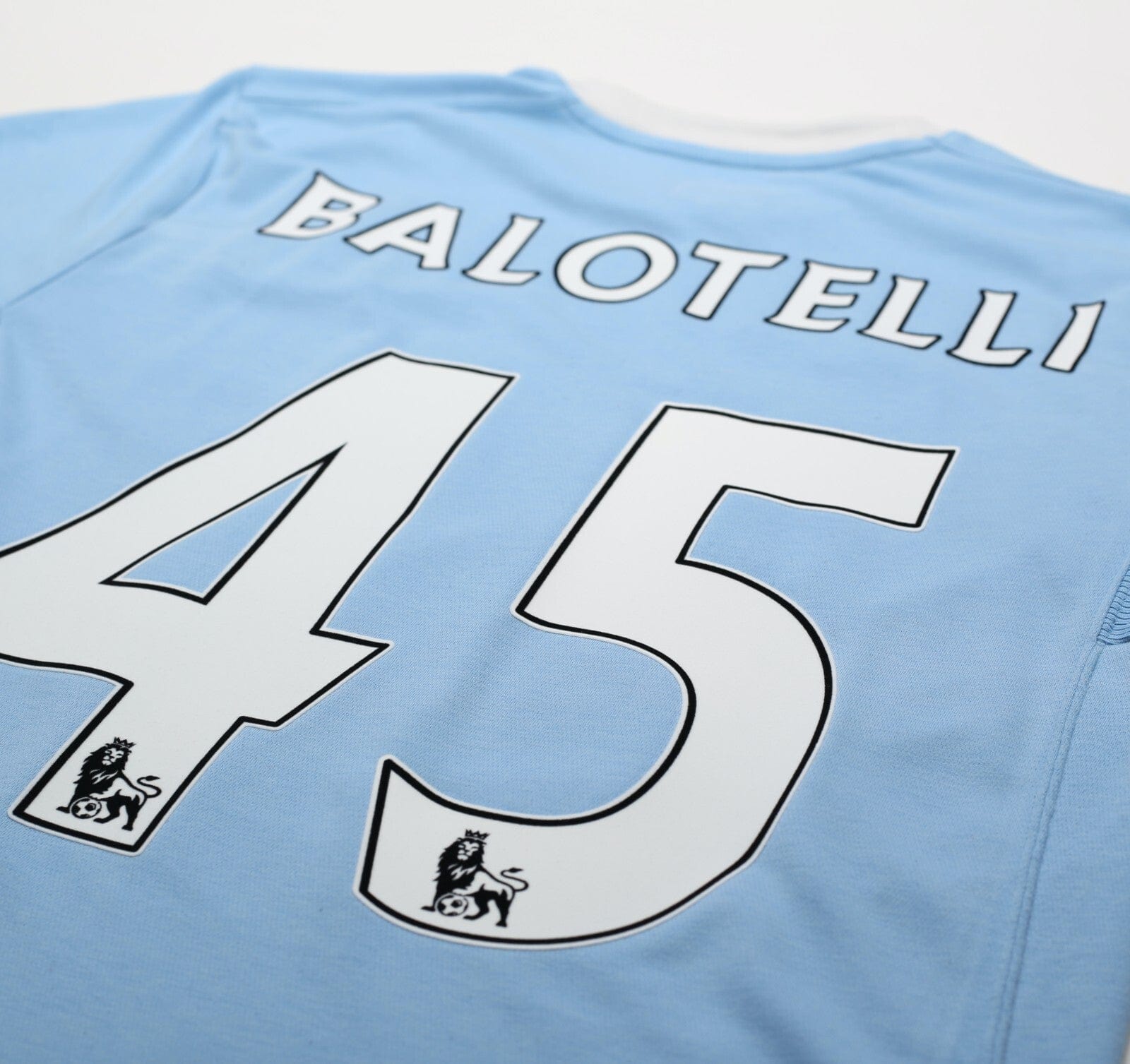 2010/11 BALOTELLI #45 Manchester City Vintage Umbro Home Football Shirt (M) 40