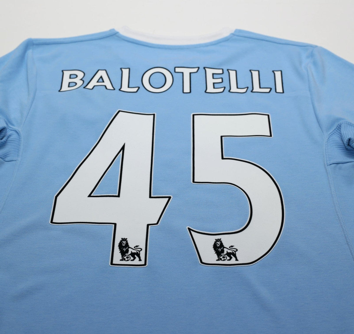 2010/11 BALOTELLI #45 Manchester City Vintage Umbro Home Football Shirt (S) 38