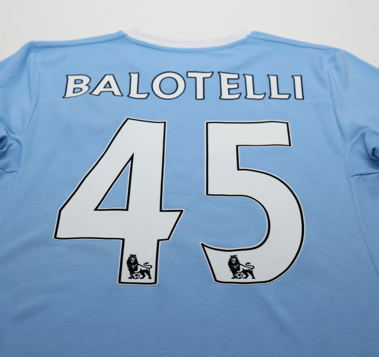 2010/11 BALOTELLI #45 Manchester City Vintage Umbro Home Football Shirt (S) 38