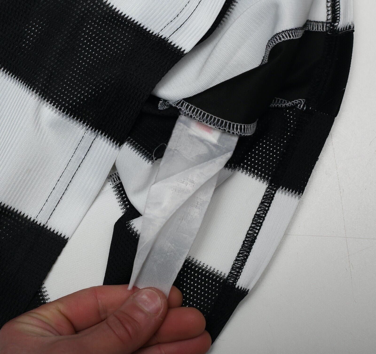 2010/11 BEN ARFA #37 Newcastle United Vintage PUMA Home Football Shirt (M)