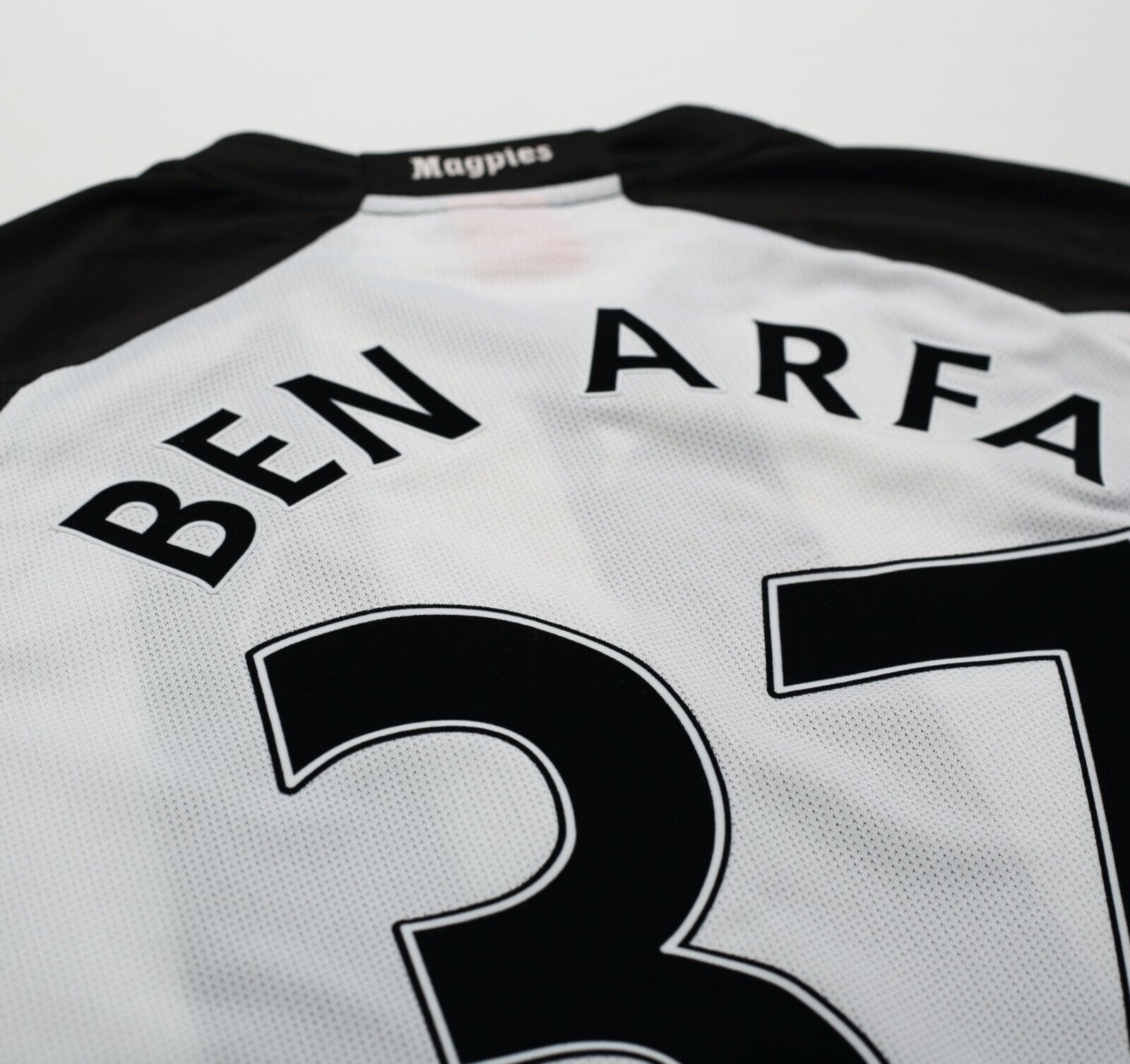 2010/11 BEN ARFA #37 Newcastle United Vintage PUMA Home Football Shirt (M)