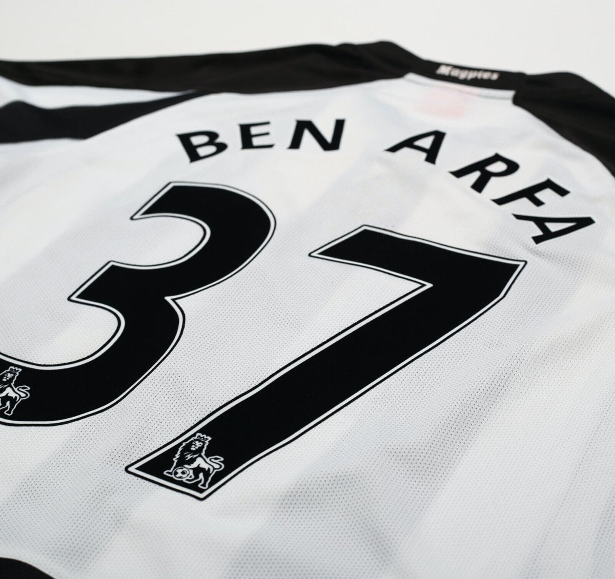 2010/11 BEN ARFA #37 Newcastle United Vintage PUMA Home Football Shirt (M)