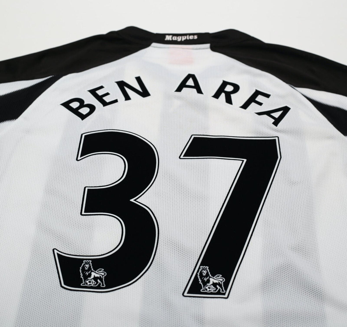 2010/11 BEN ARFA #37 Newcastle United Vintage PUMA Home Football Shirt (M)