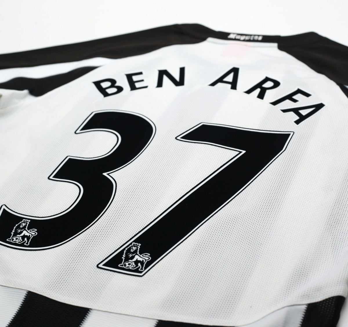 2010/11 BEN ARFA #37 Newcastle United Vintage PUMA Home Football Shirt (S)