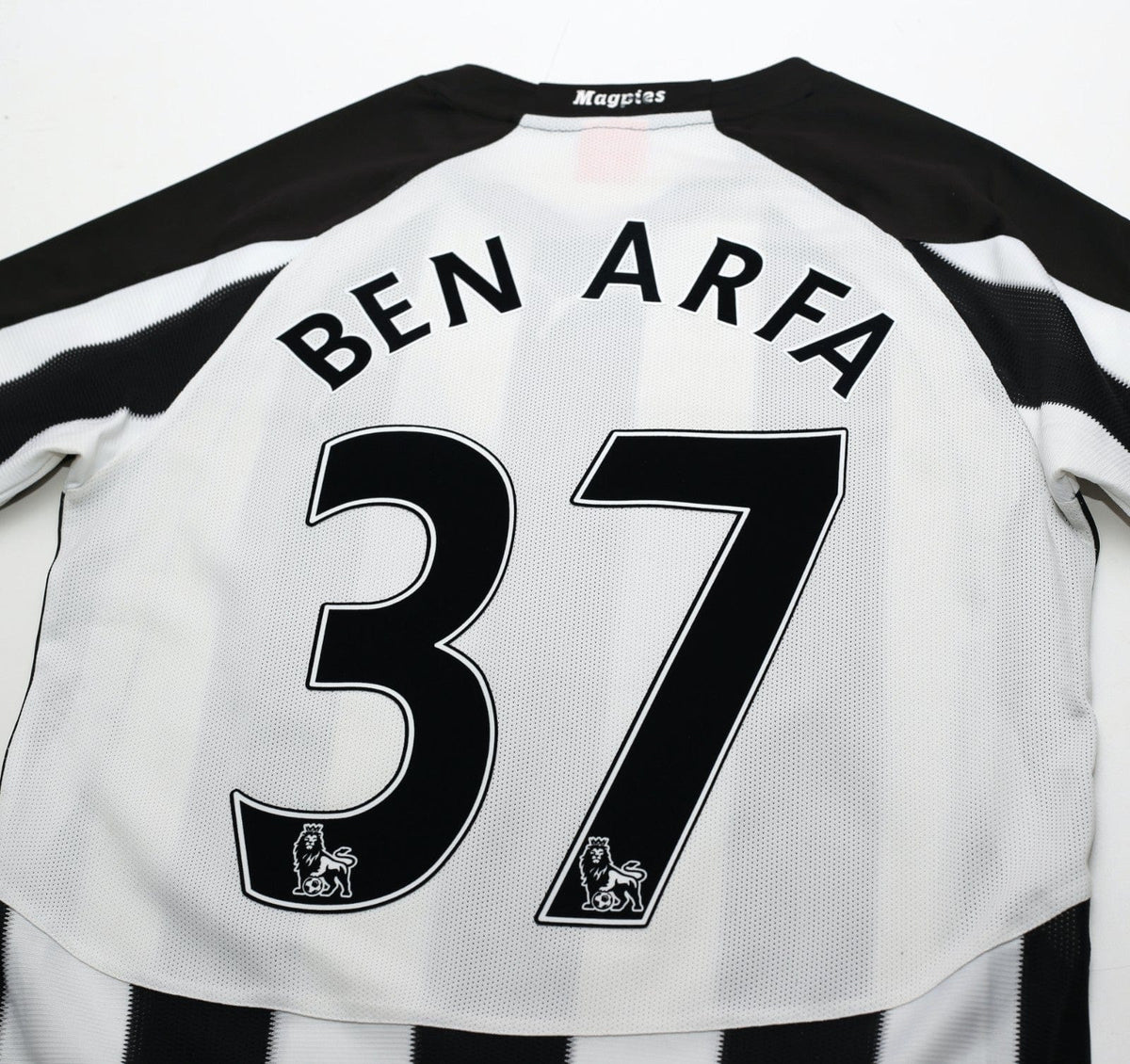 2010/11 BEN ARFA #37 Newcastle United Vintage PUMA Home Football Shirt (S)