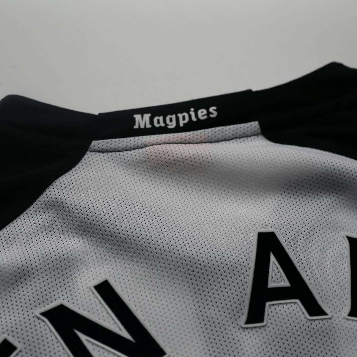 2010/11 Ben Arfa #37 Newcastle United Vintage PUMA LS Home Football Shirt (M)