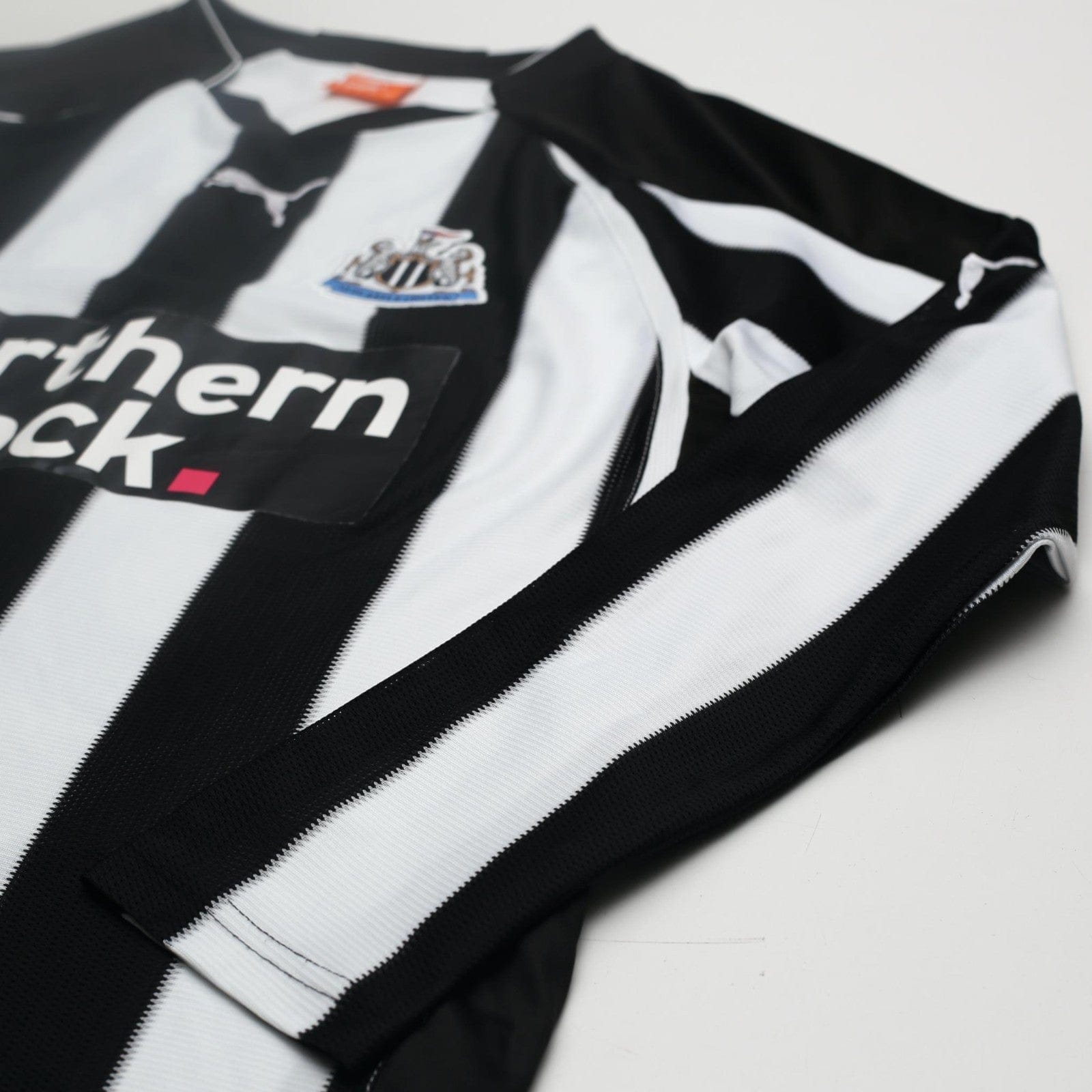 2010/11 Ben Arfa #37 Newcastle United Vintage PUMA LS Home Football Shirt (M)