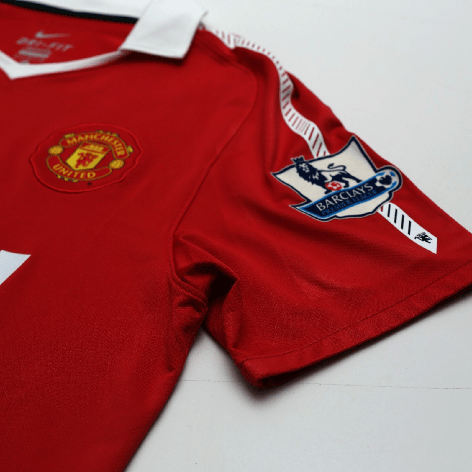 2010/11 Berbatov #9 Manchester United Vintage Home Football Shirt (M)
